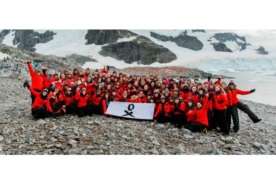 Esta fue el grupo que fue a la expedición de hace un año. / Homeward Bound