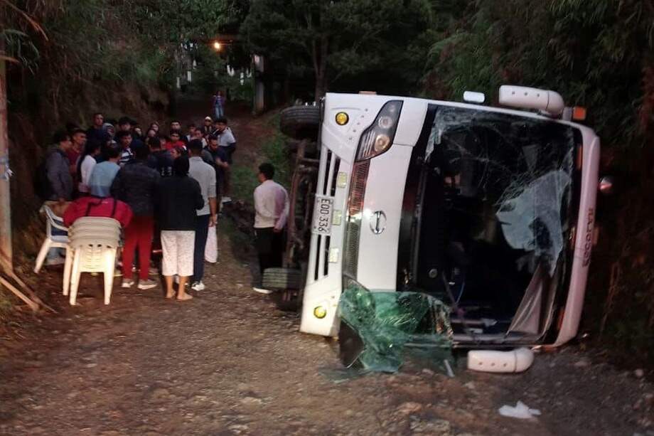 Uno de los heridos tuvo que ser trasladado a Rionegro por lesiones en su columna.