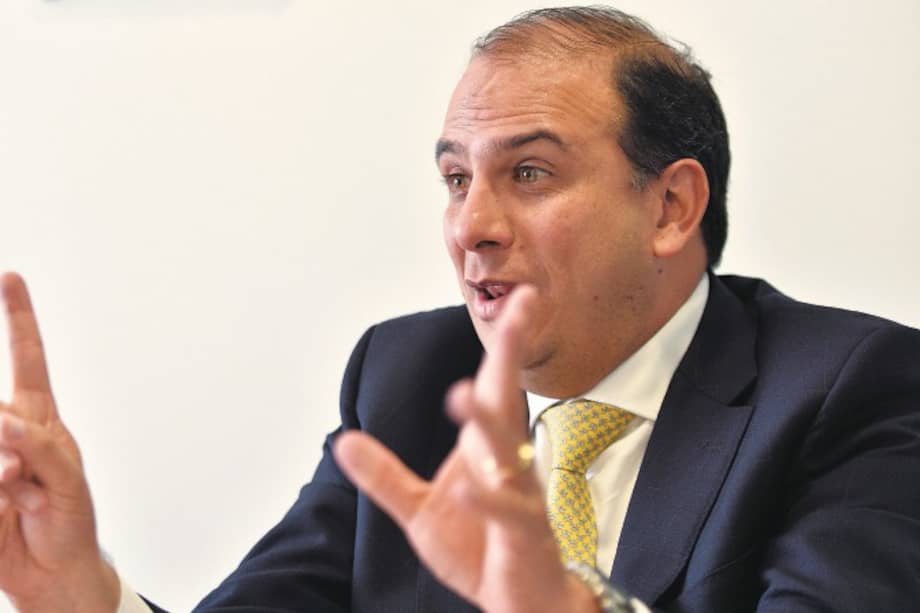 el defensor del Pueblo, Carlos Camargo.