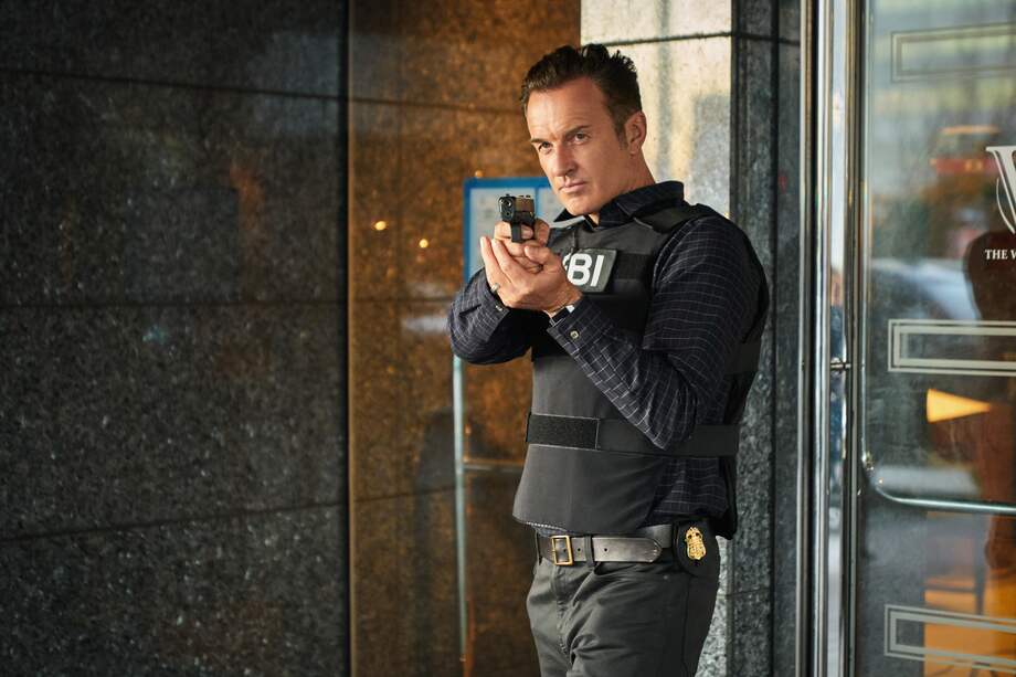 El actor australiano Julian McMahon extraña el contacto físico, porque esa es una de las herramientas para desarrollar su trabajo artístico.