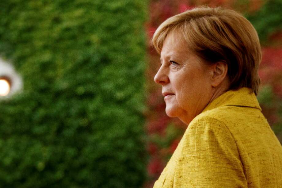 La canciller alemana, Angela Merkel, en la Cancillería en Berlín (Alemania) el 27 de septiembre de 2017. / CARSTEN KOALL, EFE