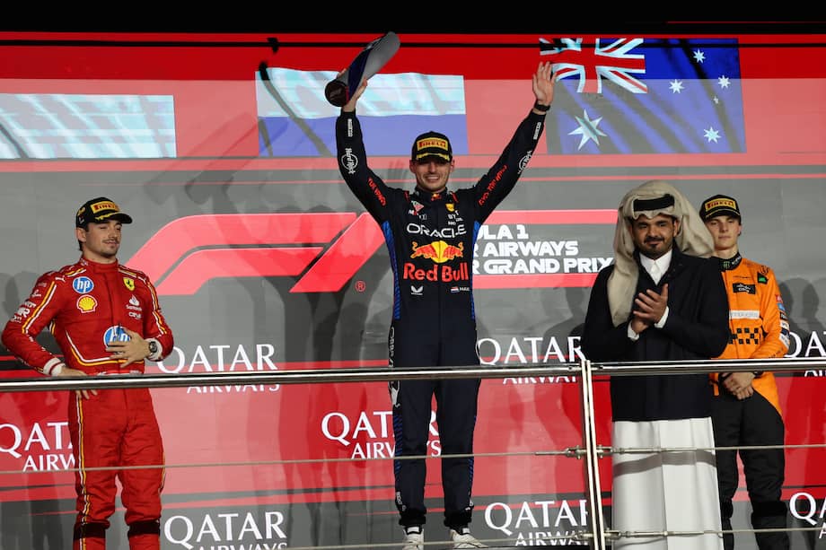 Max Verstappen celebra su victoria en el Gran Premio de Catar 2024.