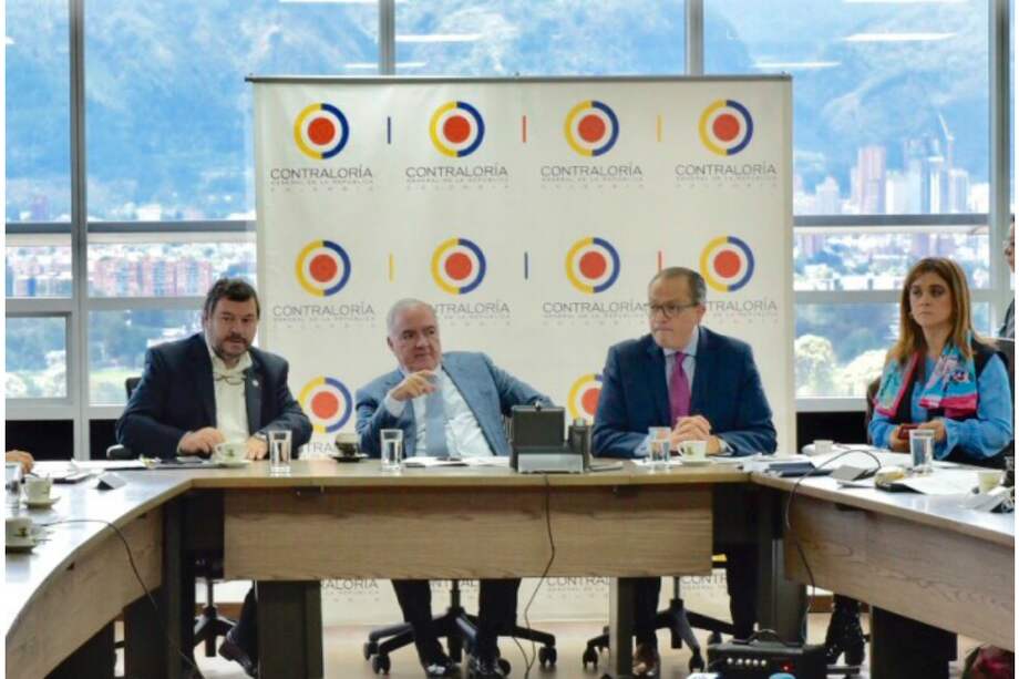 Carlos Negret, defensor del pueblo; Edgardo Maya, contralor general; y Fernando Carrillo, procurador general / Defensoría del Pueblo