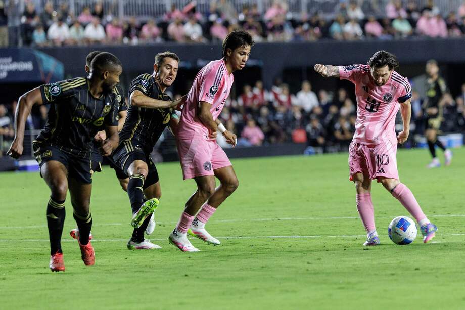 De la mano del astro argentino, el equipo de Miami logró su primera clasificación a las semifinales de la competición internacional.