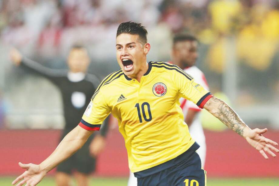 James Rodríguez celebra en Lima el gol que le dio a Colombia la clasificación al Mundial de Rusia 2018. / AFP