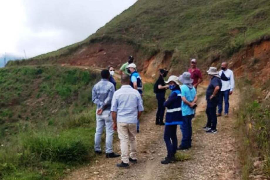Visita de Corantioquia, tras deslizamiento en Yarumal.