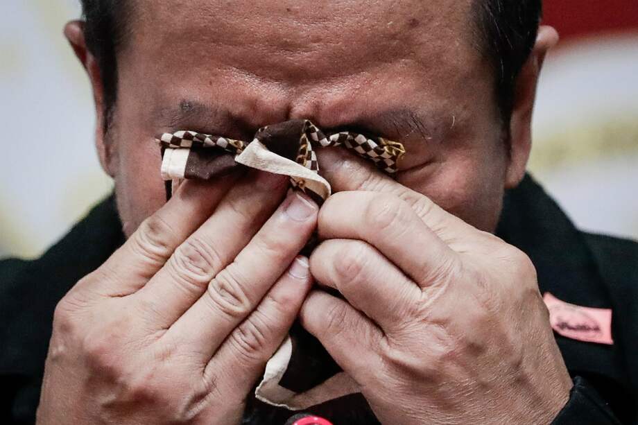 El expolicia Arturo Lascañas durante la rueda de prensa desde el Senado de Filipinas, en la que reveló las actuaciones de los "escuadrones de muerte". / EFE.