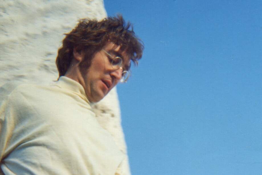 La carta que John Lennon escribió a Cynthia Powell será subastada en la casa Christie's de Londres.