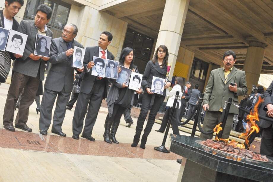 Los familiares de los desaparecidos del Palacio, más que indemnizaciones, reclaman que les cuenten la verdad de la suerte que corrieron los suyos. / Daniel Iianini