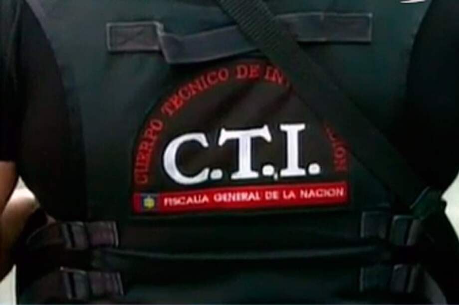 Capturan a dos agentes del CTI de la Fiscalía por vender información a la "Oficina de Envigado"