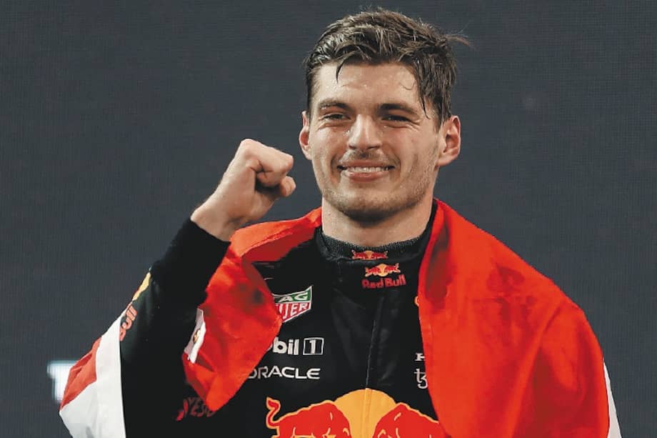 Max Verstappen celebrando su primer campeonato de la Fórmula 1 en 2021. En esa ocasión, el 'Holandés Volador' se coronó en la última carrera en el circuito Yas Marina Circuit de Abu Dabi.