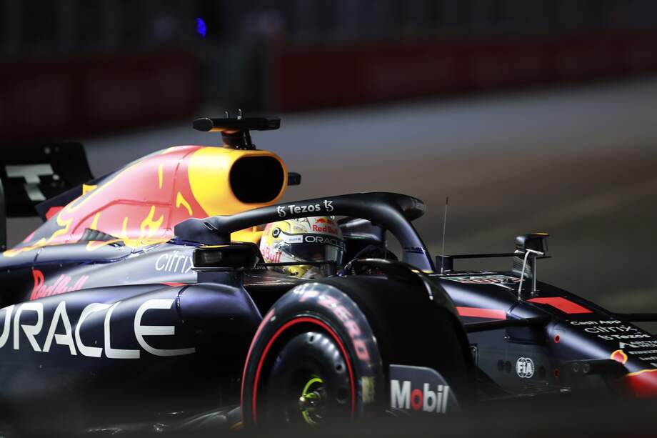 Max Verstappen tiene sobre sí todos los focos de la carrera.
