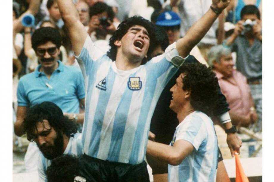 La celebración del mejor gol de la historia del fútbol. Archivo particular.