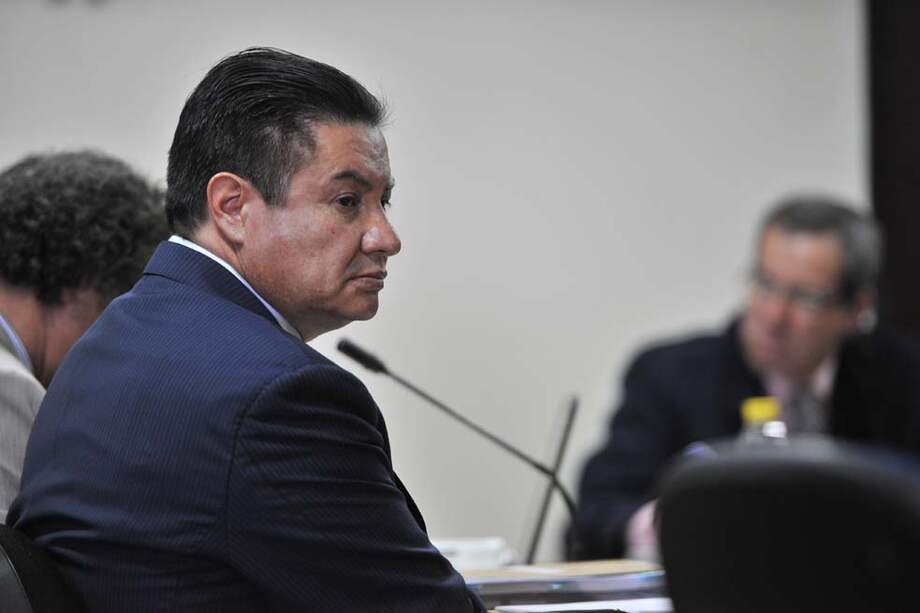 El exsecretario de Salud de Bogotá Héctor Zambrano, tras las rejas por el carrusel de la contratación.