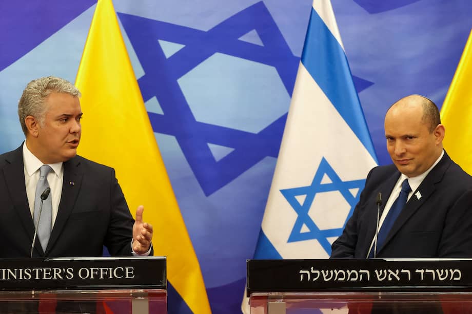 El presidente Iván Duque junto a Naftali Bennet, primer ministro de Israel.