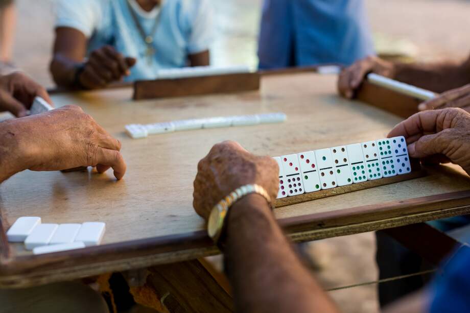 Partida de Dominó en Trinidad, Cuba.