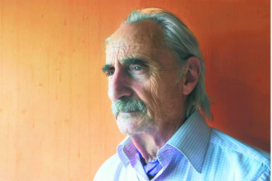 Alfredo Molano Bravo en Riochiquito, una de las “repúblicas independientes de las Farc”. / Nelson Sierra G. - El Espectador