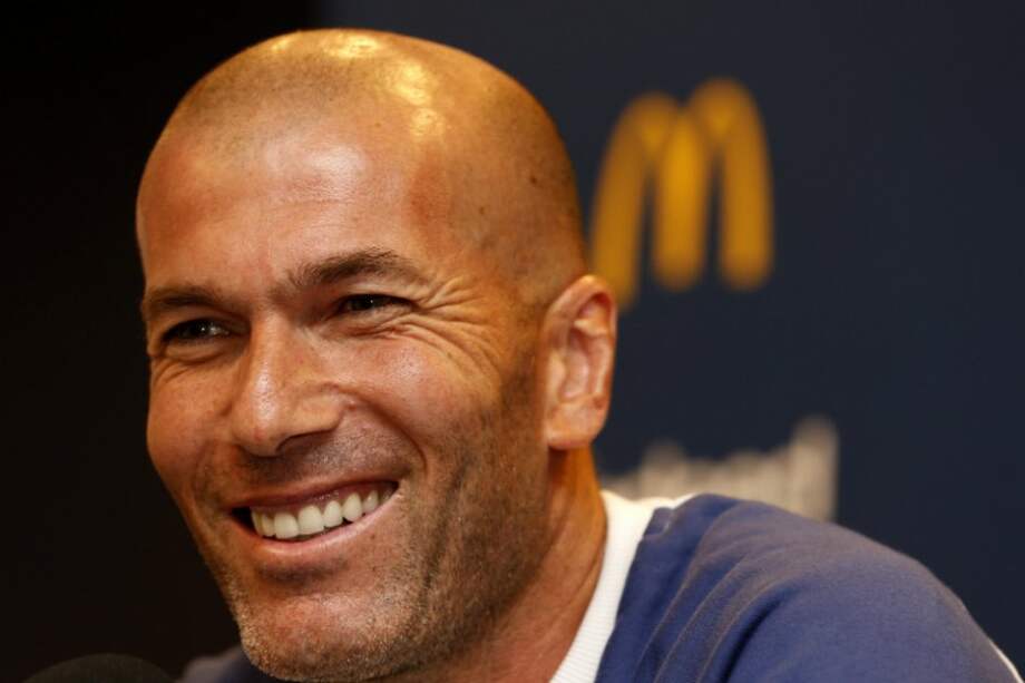 El entrenador del Real Madrid, el exfutbolista francés Zinedine Zidane, habla durante una rueda de prensa en Estados Unidos. / EFE