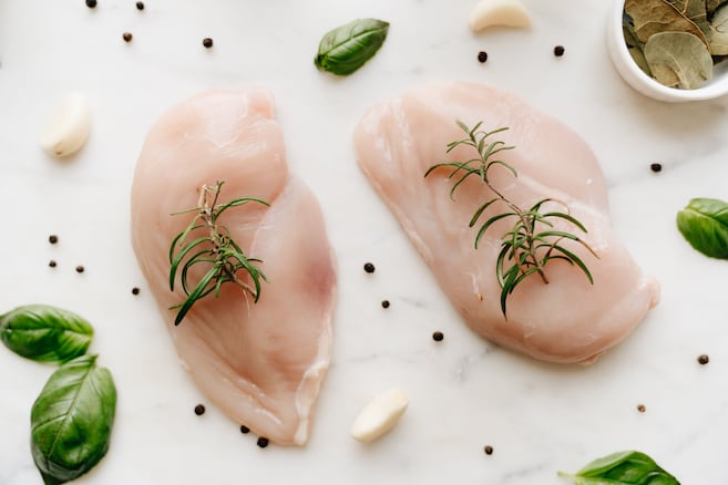 ¿Qué parte del pollo tiene más proteína?