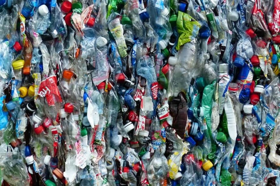 El proyecto inicialmente producirá unas 5,000 toneladas de plástico cada año utilizando azúcares de maíz, trigo o remolacha. / Phxere