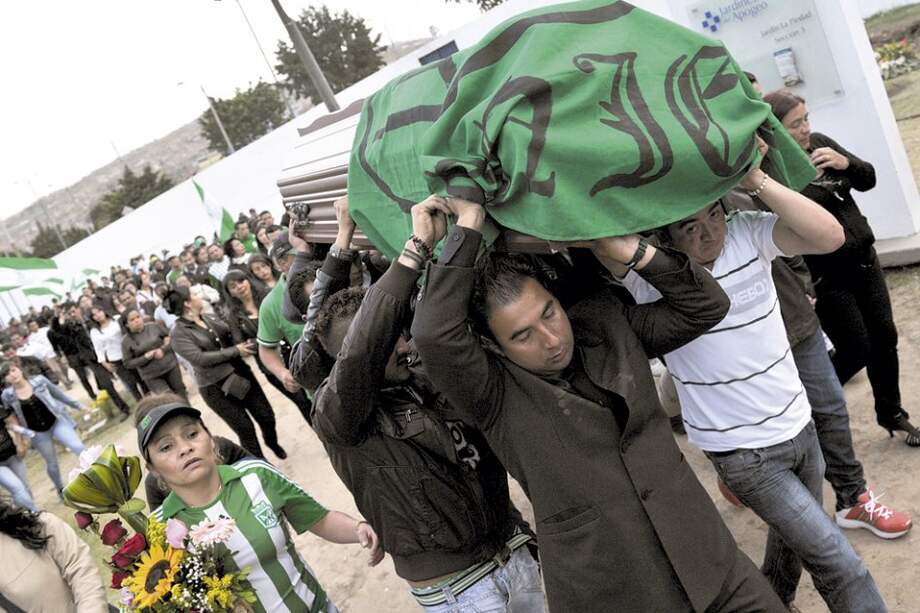 A mediados de semana fue sepultado en Bogotá un hincha de Nacional víctima de la intolerancia.