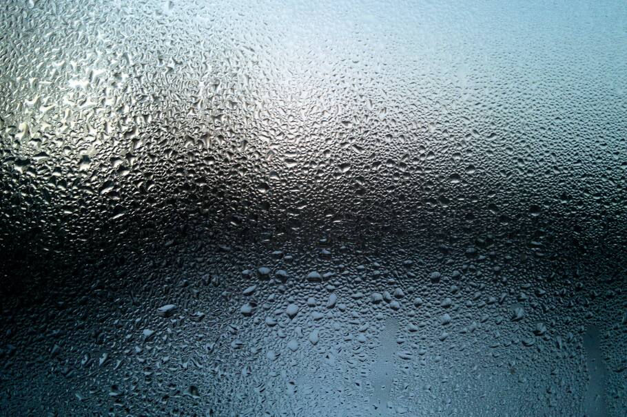 Elimina manchas de agua en los vidrios y espejos con este ingrediente de cocina