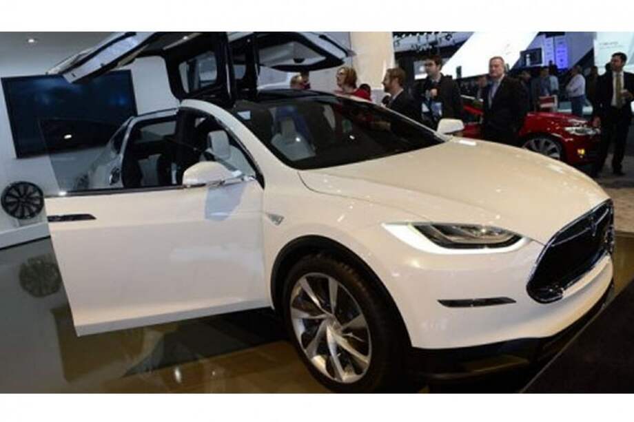 Tesla libera sus patentes y se une a la ola del código abierto