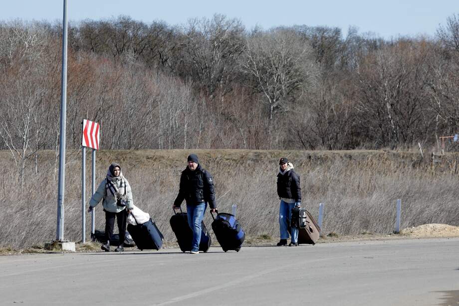 En total, se calcula que unos 2,7 millones de personas han huido de Ucrania.