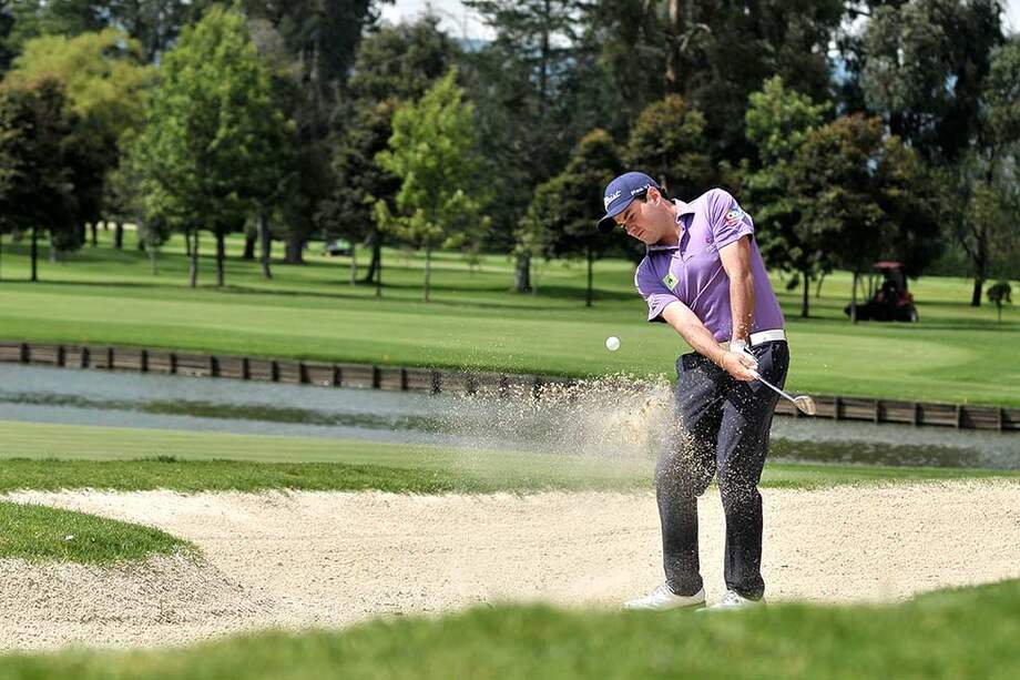 Marcelo Rozo en el campo del Club el Rancho de Bogotá. Lugar en el que creció como golfista. / Gustavo Torrijos - El Espectador.