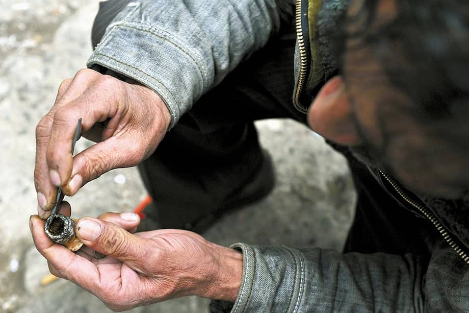 El consumo de bazuco, según la administración distrital, está asociado a delitos menores como el hurto a personas. / Luis Ángel - El Espectador