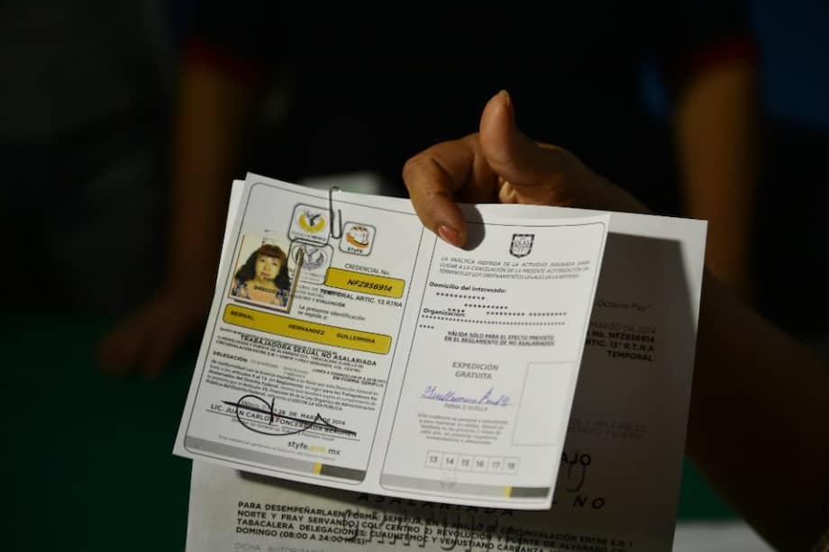 Prostitutas de México reciben credenciales de trabajadoras voluntarias