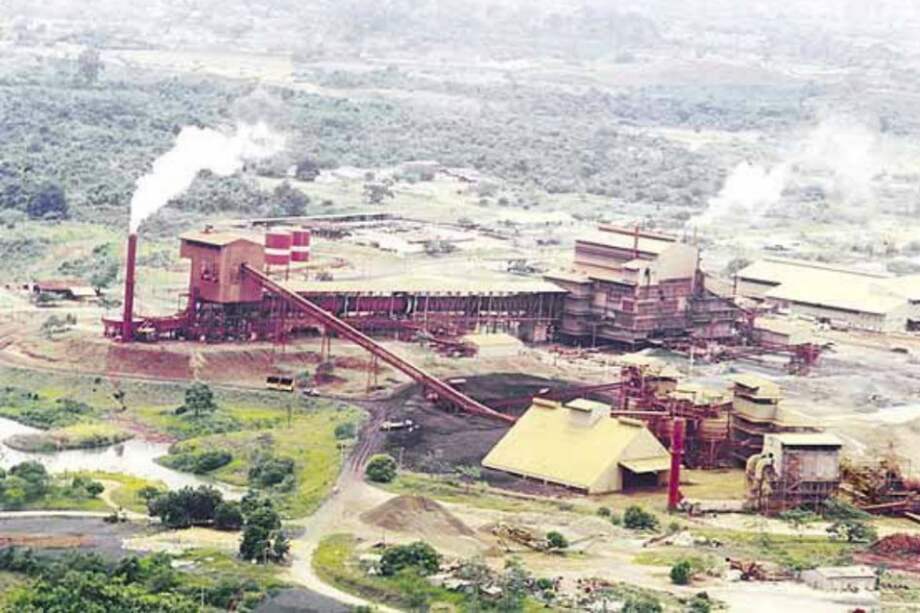 Acuerdo de última hora salva normalidad laboral en Cerro Matoso