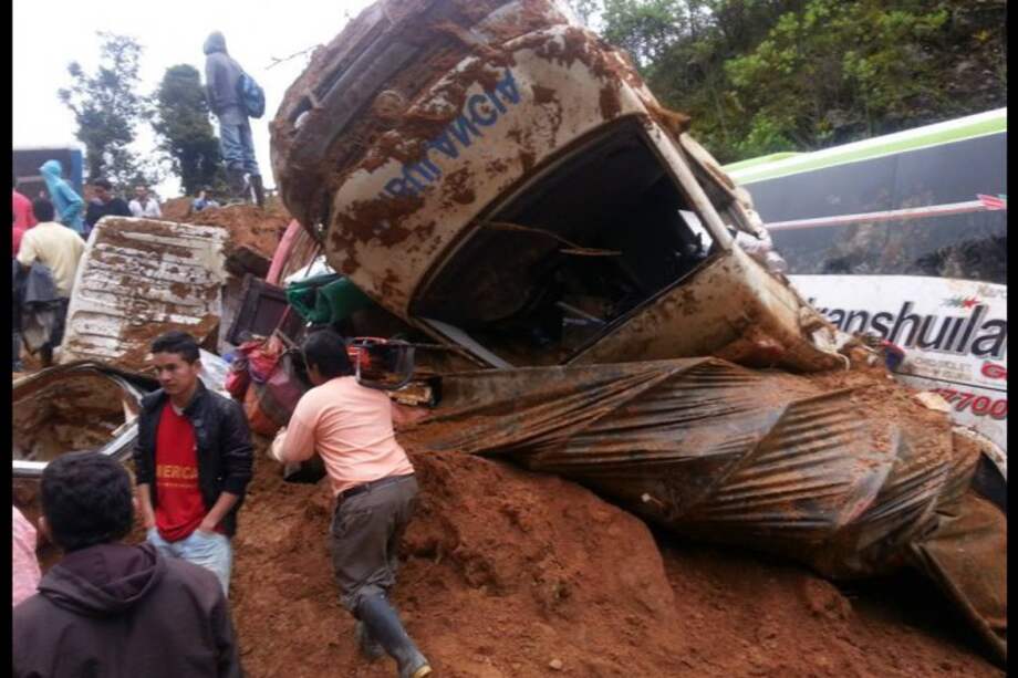 Asciende a cuatro los muertos por alud en vía entre Caquetá y Huila