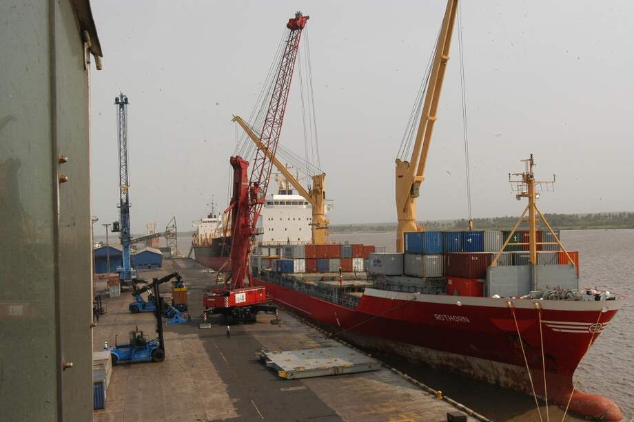 Falta de dragado frena entrada de grandes barcos a puerto de Barranquilla