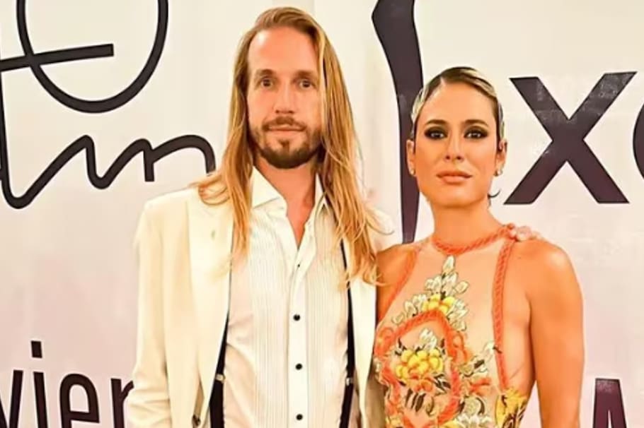 La protagonista de ‘La Reina del Flow’ regresó al país en compañía de Martín Cornide, un productor musical argentino que conquistó su corazón. Imágenes.