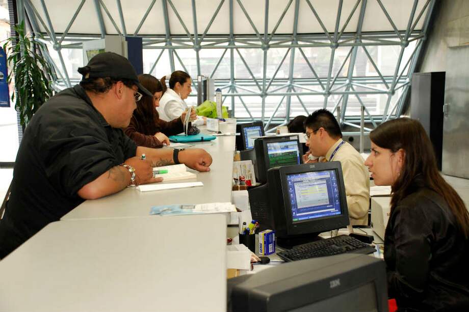 Según las estimaciones del Ministerio de Hacienda, el sector financiero no se verá beneficiado con la generación de empleo a partir de la reforma tributaria. / Archivo