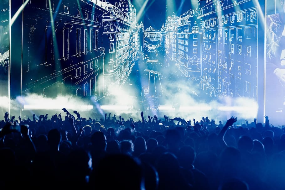 La legendaria banda argentina de rock hizo brincar al Movistar Arena por tres noches. Así fue la presentación, con un Gustavo Cerati cantando desde el plano digital.