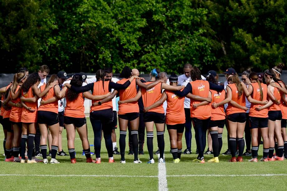 La selección femenina de Colombia ya se encuentra en República Dominicana para su debut en el Mundial sub-20.