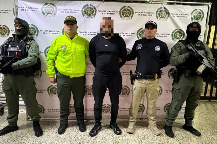 El ciudadano canadiense Arif Jhuman, conocido con los alias de “Gillani” o “William Milles”, fue capturado en el Centro Comercial El Tesoro, en la ciudad de Medellín.
