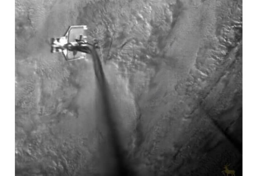 Momento exacto en que el harpón sujeta la basura espacial. / University of Surrey