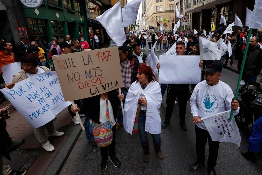 En Colombia siguen encendidas las alertas por la violencia contra líderes, lideresas, defensores de derechos humanos y firmantes de paz en los territorios.EFE/ Mauricio Dueñas Castañeda