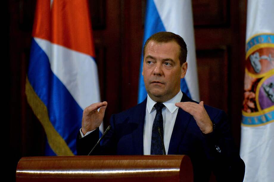El primer ministro ruso, Dimitri Medvedev, durante una visita a La Habana. / AFP