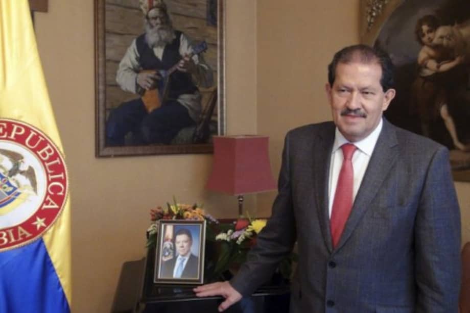 "No me imagino que quien reemplace al presidente sea elegido a dedo": Angelino