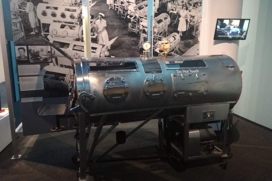 Pulmón de hierro, máquina con la que antes trataban a los pacientes con polio. / María Mónica Monsalve