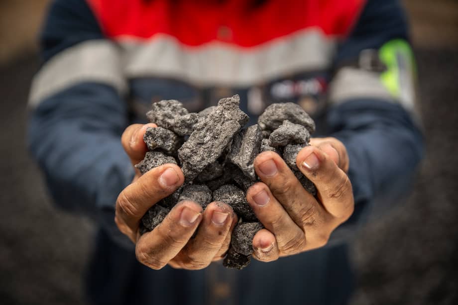 El consumo de alrededor de 6,000,000 de toneladas anuales de carbón metalúrgico para la producción de Coque lo hace muy atractivo e importante para el sector de minería de carbón en Colombia.
