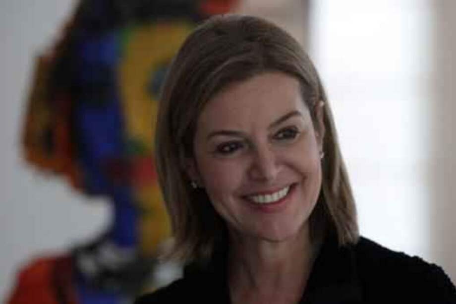 Conservadores le 'coquetean' a Noemí Sanín para cabeza de lista al Senado