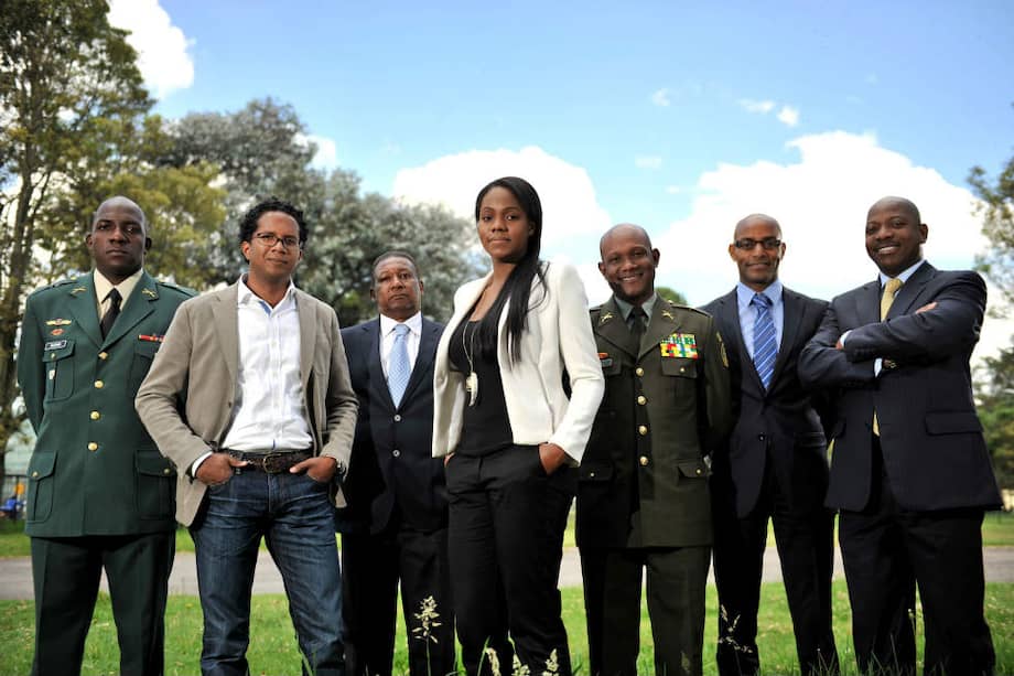 De izquierda a derecha, el mayor del Ejército Tirso Valencia; Luis H. Berrío, secretario privado de la Gobernación de Antioquia; ‘Paché’ Andrade, narrador deportivo; Mariela Mosquera, microbióloga; el mayor de la Policía John Ruiz; Ricardo Torres, científico de la U. de Antioquia, y Adolfo Sinisterra, contralor del Valle. / David Campuzano