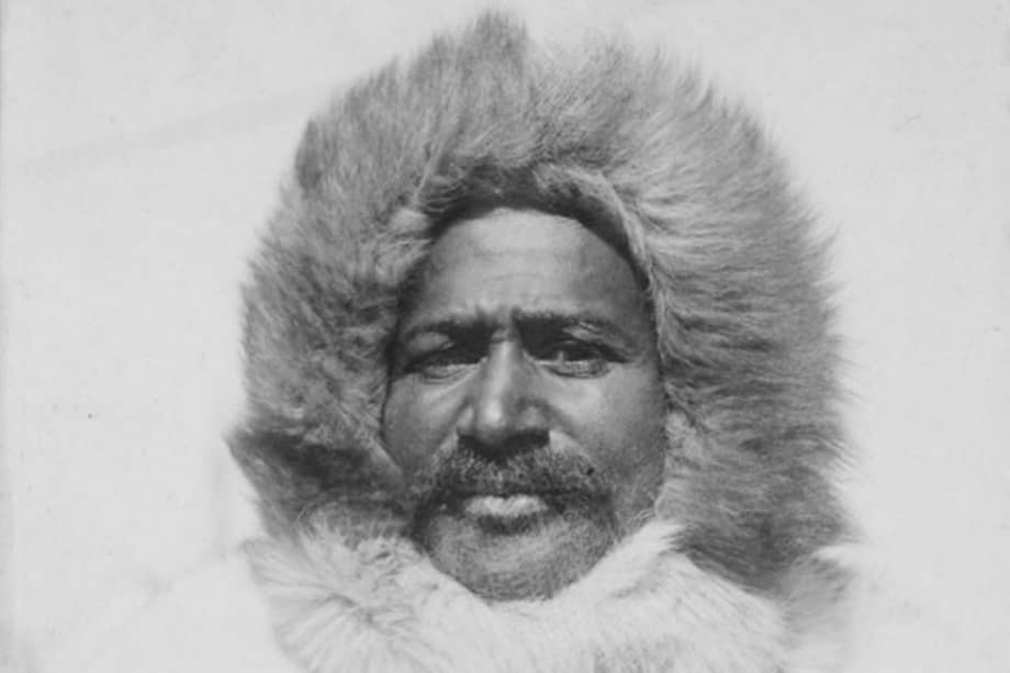 Él es Matthew Henson, fotografiado en sus expediciones sobre el hielo antes de llegar al polo norte. / Wikipedia