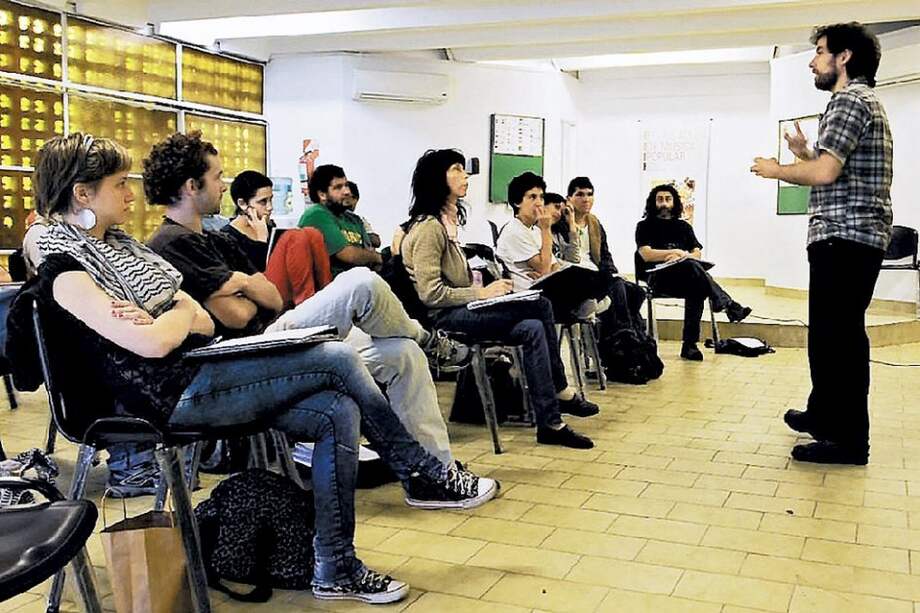 Los ciclos de formación en Argentina son más cortos que en Colombia. / AFP