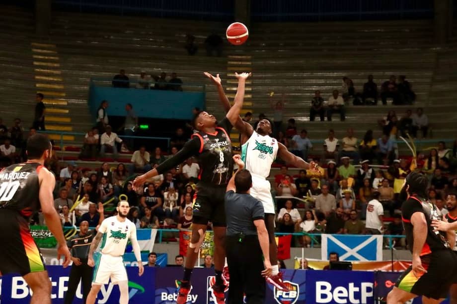Paisas Basketball y Caribbean Storm son los líderes en sus respectivos grupos.